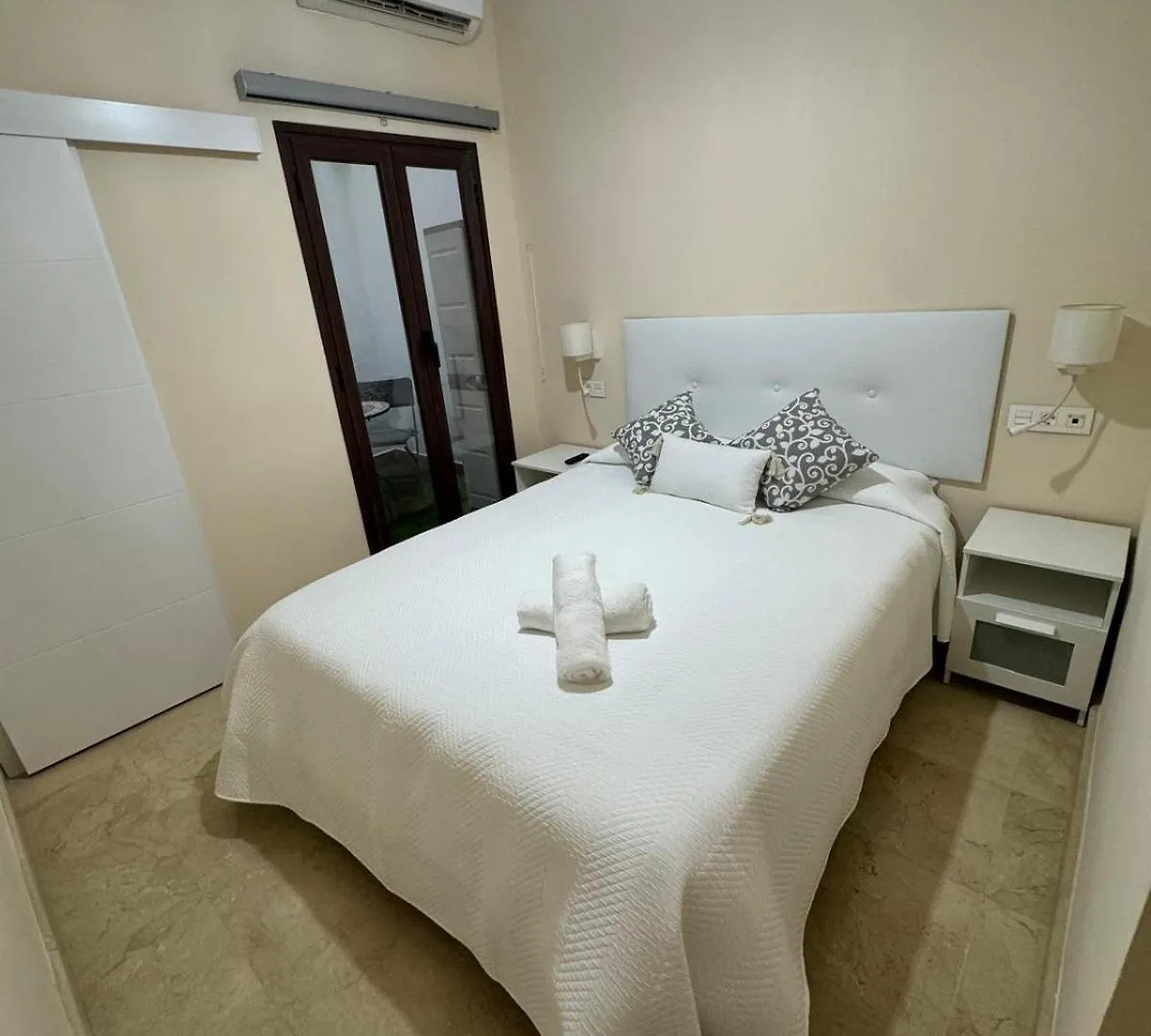 Apartamento En Lumbreras-Alameda Sevilla 0*,